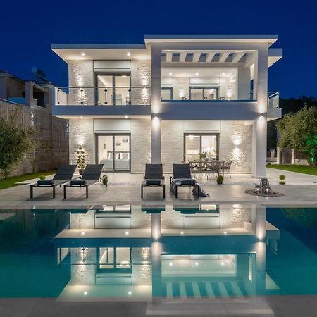 Solis Ortus Villa! กาลามากี ภายนอก รูปภาพ